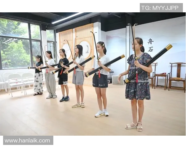 成都乒乓球队节奏引发热议球迷与专家的观点碰撞解析 成都乒乓球队节奏引发热议球迷与专家的观点碰撞解析