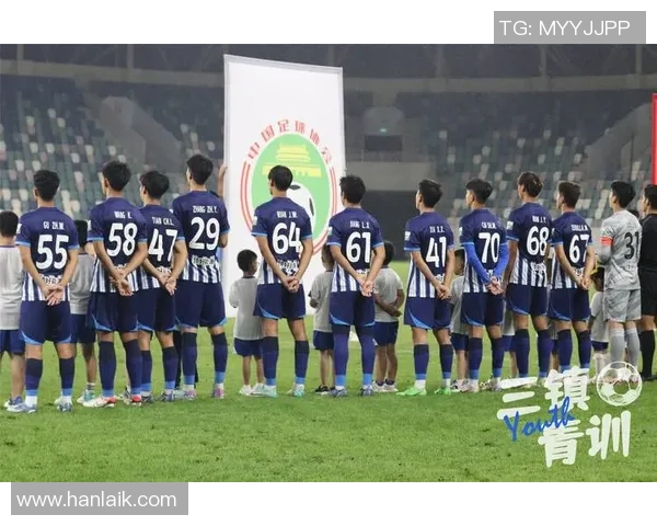 武汉足球队中路突破革新探讨与战术解析助力球队崛起